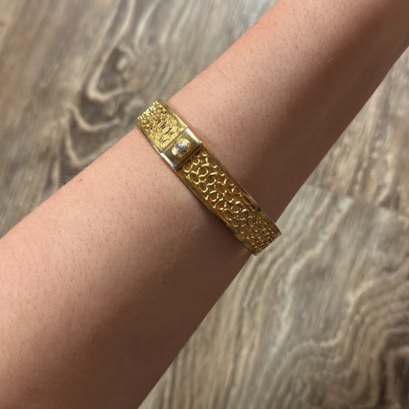 Beautiful Gold Coach Bangle - Picture 5 of 5